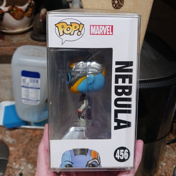 Funko POP! Marvel - Avengers Endgame - Nebula #456 with Soft Protector - Picture 4 of 6